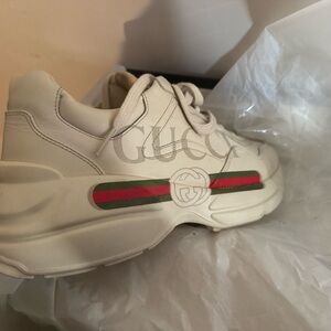 Gucci Ivory Sneakers with Red and Green Accents